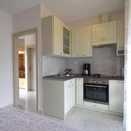 Apartment Biserka Malinska Buitenkant foto
