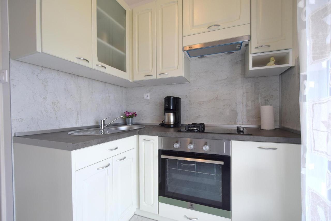 Apartment Biserka Malinska Buitenkant foto
