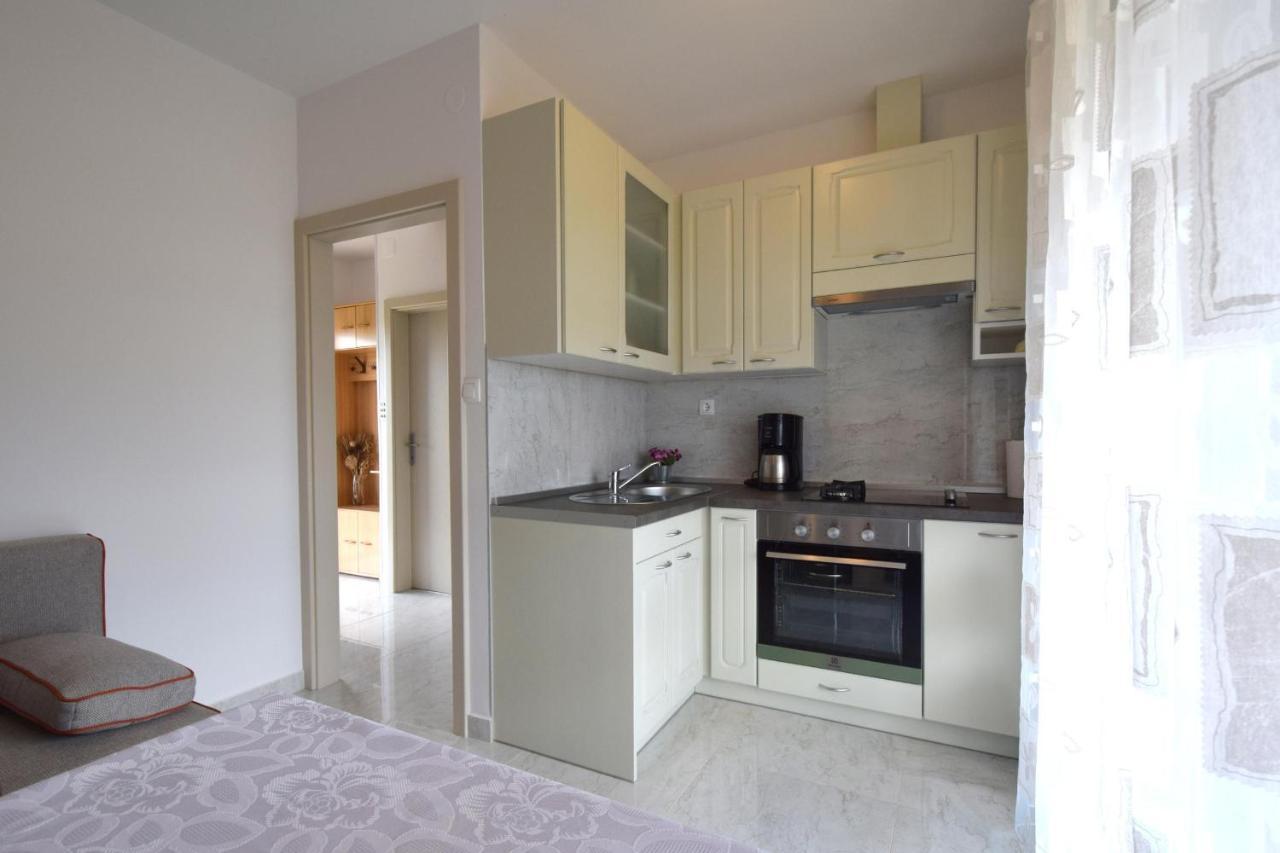 Apartment Biserka Malinska Buitenkant foto
