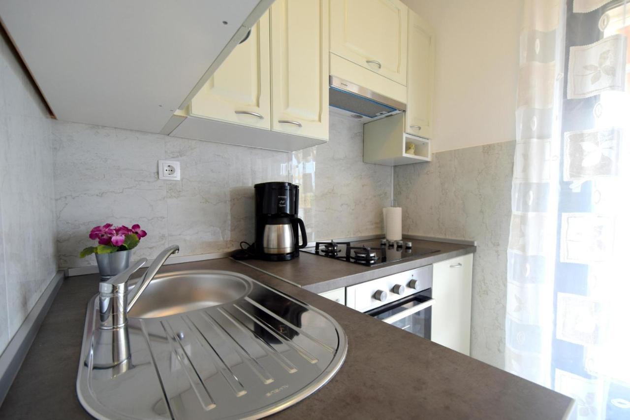 Apartment Biserka Malinska Buitenkant foto