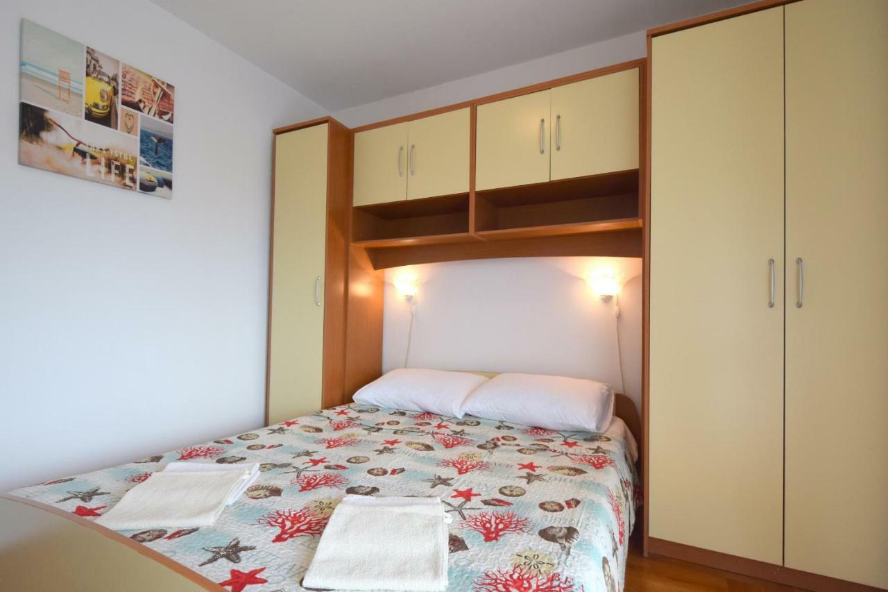 Apartment Biserka Malinska Buitenkant foto