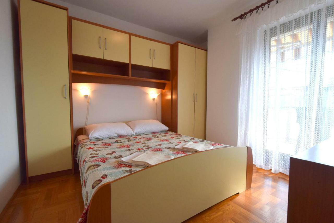 Apartment Biserka Malinska Buitenkant foto